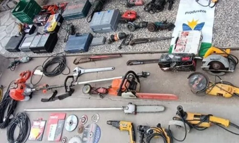Allanan viviendas en Pergamino por un robo en Supermercado