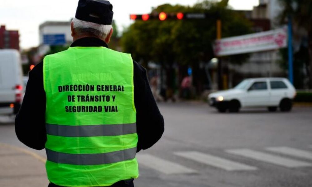 Buscan reducir el límite de velocidad para autos en ciudades