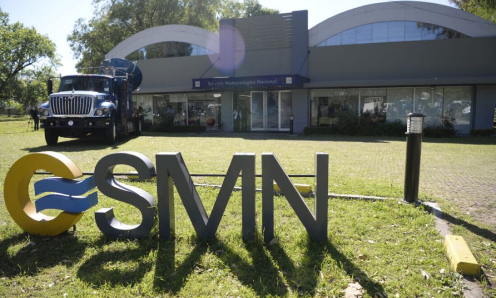Fuerte advertencia por despidos masivos en el SMN