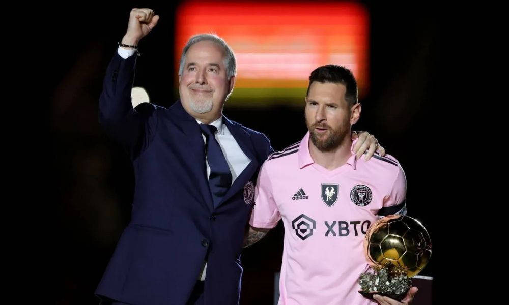 Jorge Mas junto a Lionel Messi