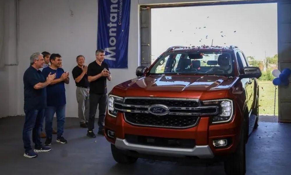Ford donó una Ranger a una escuela de Pergamino