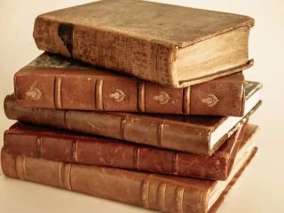 Amazon compra libros y los destruye para entrenar su inteligencia artificial
