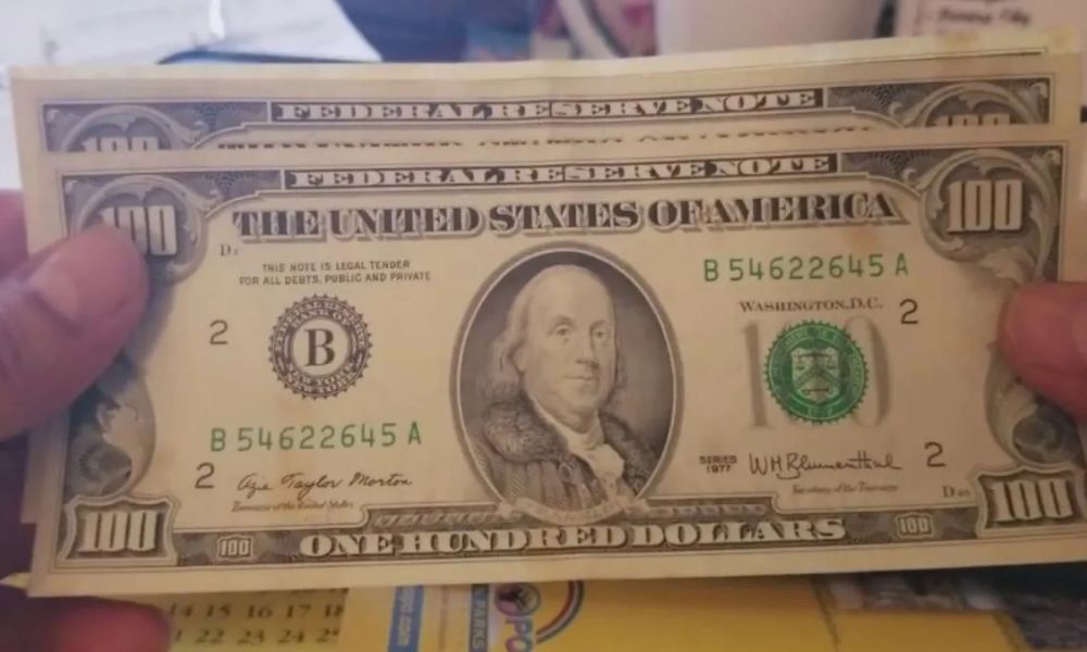 Los bancos deberán aceptar dólares cara chica