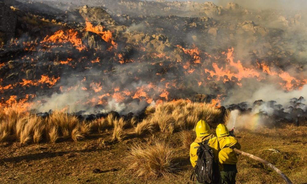 Suman tres las víctimas por los incendios en Córdoba