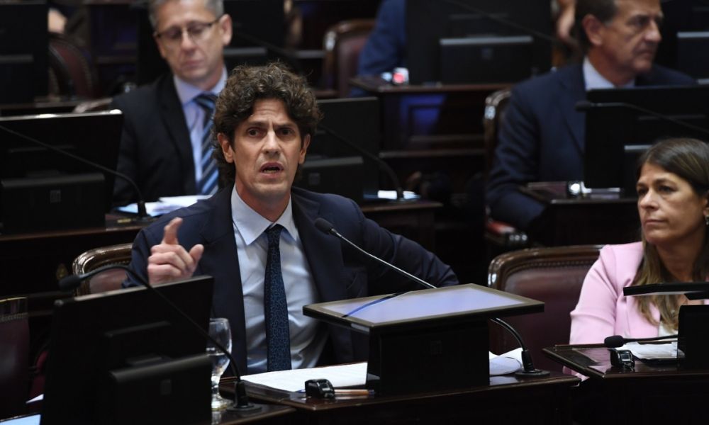 Aumento de sueldos para los senadores