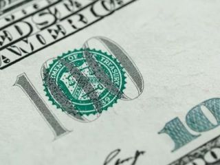 El d�lar acelera la baja y toca m�nimos de tres meses en un clima de mayor calma cambiaria