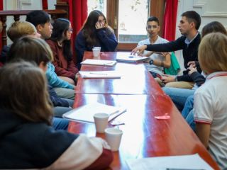 Parlamento Estudiantil en Pergamino: Los chicos se reunieron en comisin para debatir sobre diversos temas