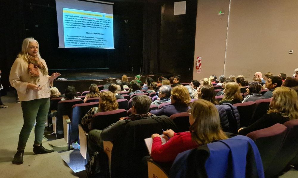 Capacitación sobre manipulación segura de alimentos