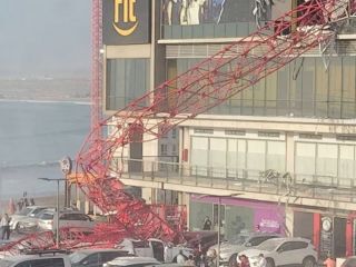 Tragedia en Arica: Una gra de 30 metros cay sobre un shopping