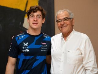 Franco Colapinto cerr� el a�o junto a Renault Argentina y reforz� su v�nculo con los concesionarios del pa�s