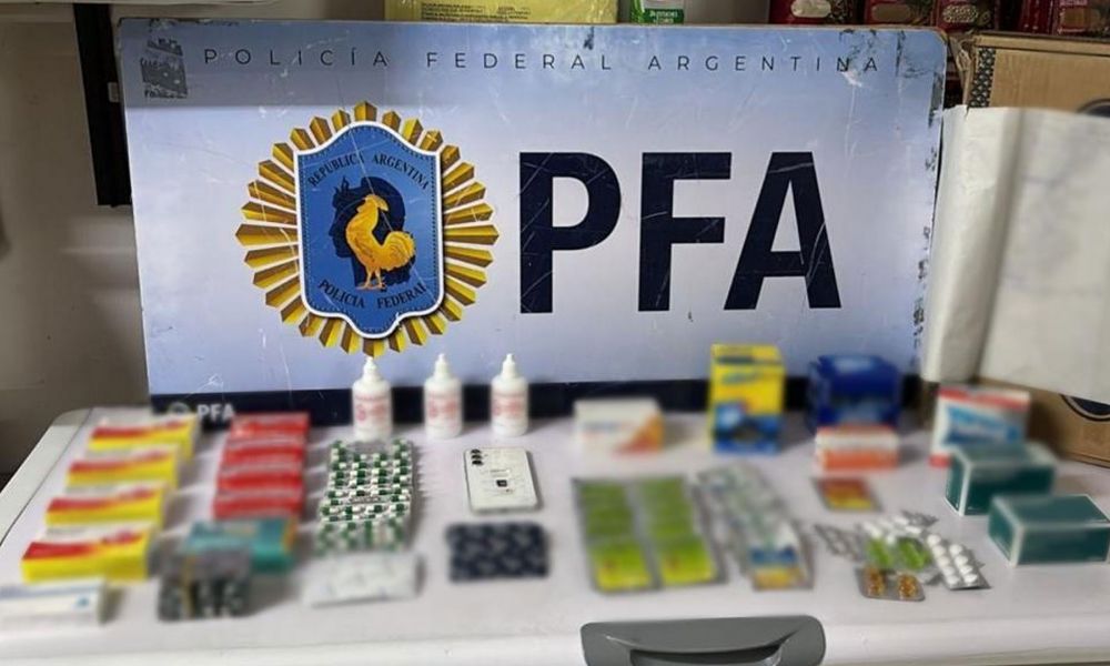 La PFA desarticuló un punto de venta ilegal de medicamentos