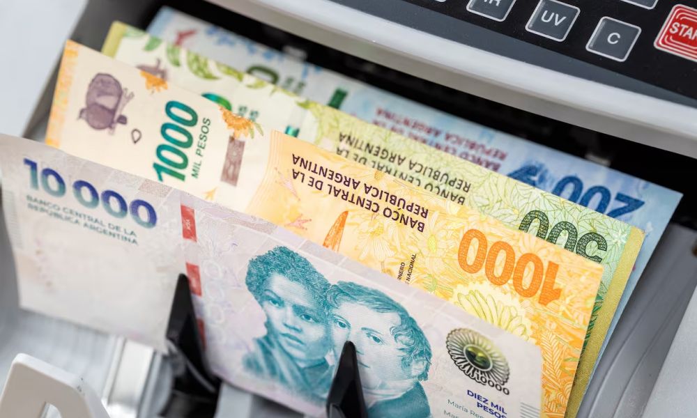 Los bancos suben las tasas para retener pesos