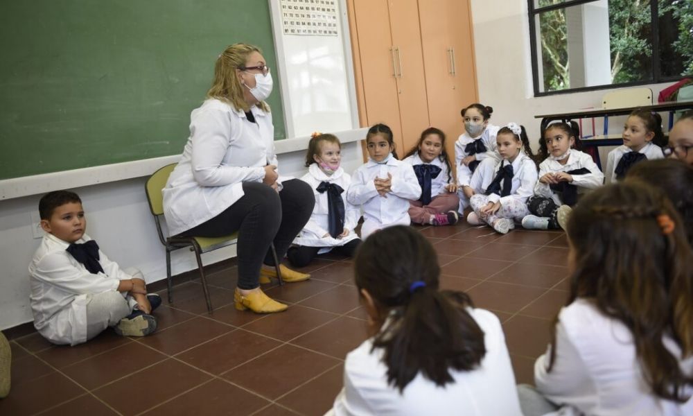 Adhieren al programa que amplía la jornada en escuelas