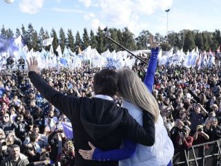 Kicillof lanza su espacio y apunta directo a Milei: El verdadero adversario est afuera, no adentro
