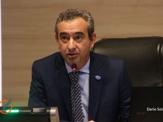 Sospechan de bengalas lanzadas desde aviones como origen de los incendios en el Delta