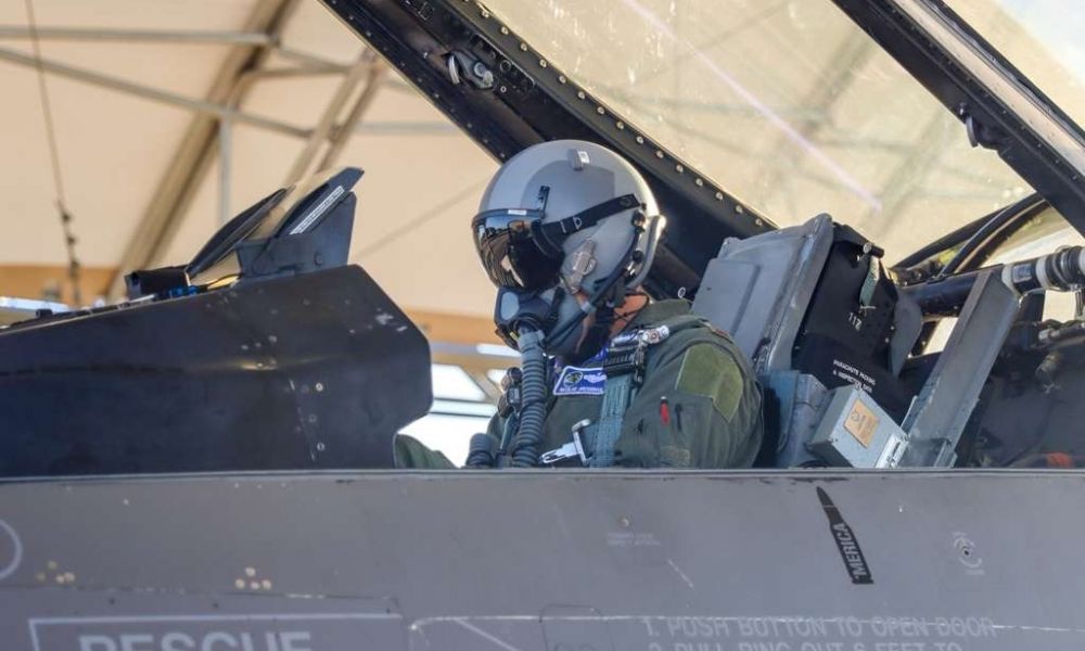 Pilotos argentinos ya vuelan solos los F-16