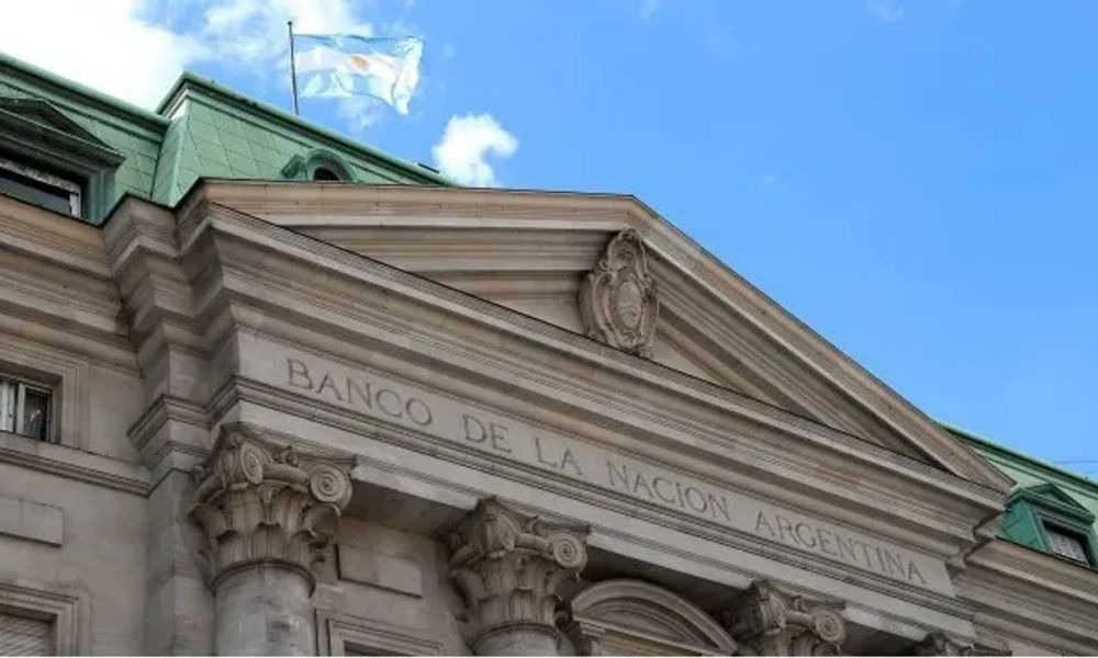 Procesan a empleada del Banco Nación