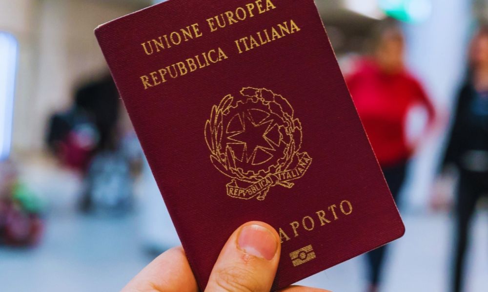 Italia limita su ciudadanía