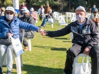 Con los mayores vacunados, vuelven las actividades presenciales a los centros de jubilados