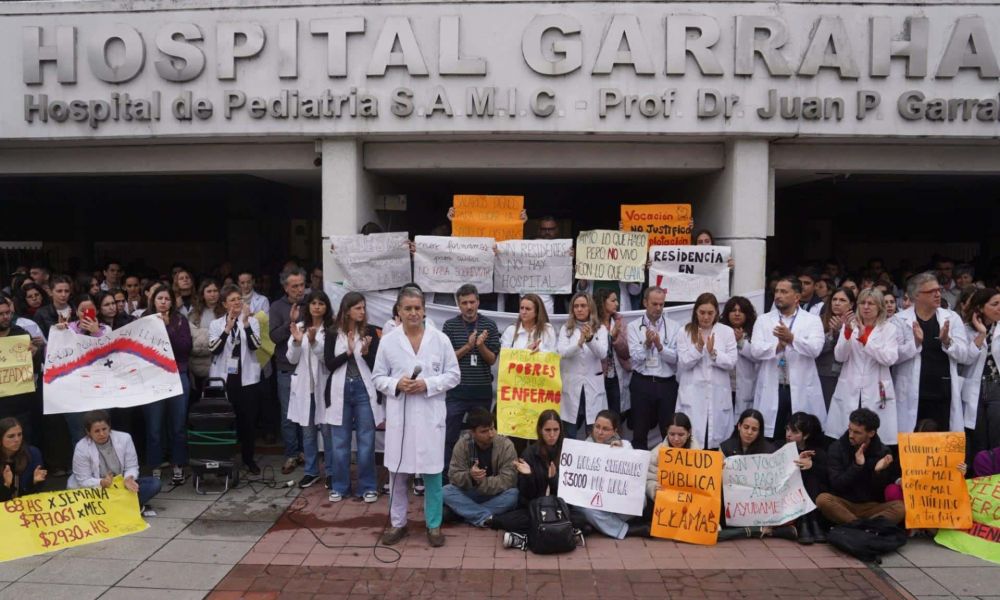 Trabajadores del Garrahan redoblan la protesta