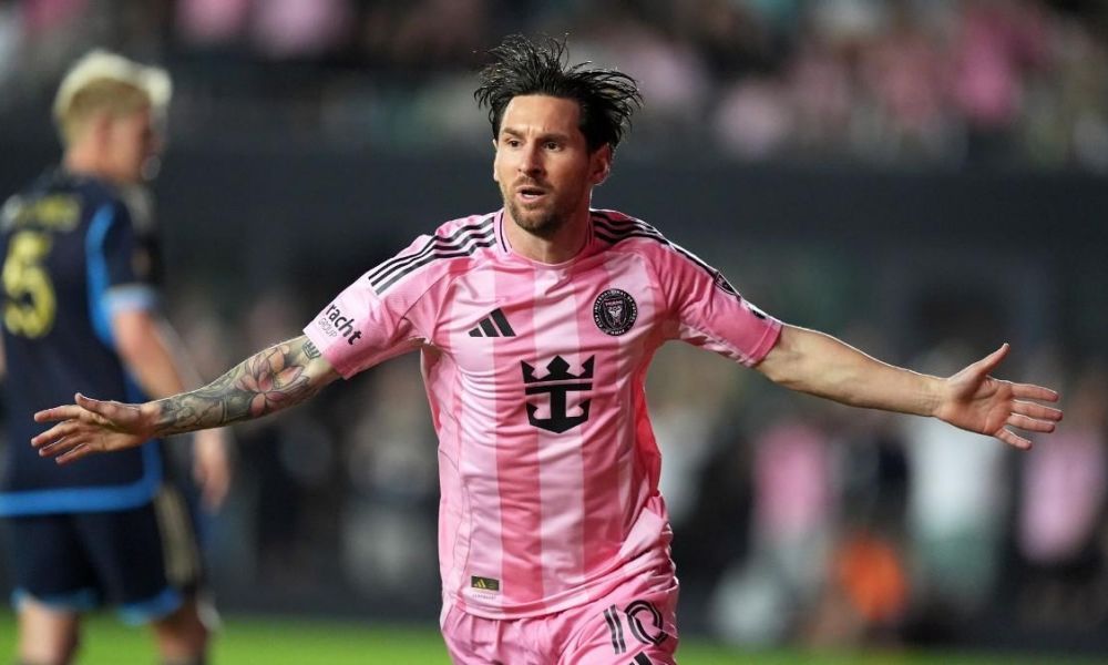 Messi volvió y en dos minutos hizo lo que mejor sabe