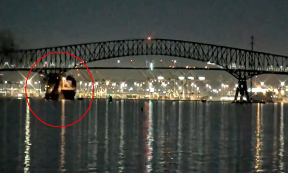 Barco choca contra el puente Francis Scott Key