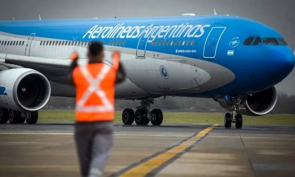 Declaran esencial el servicio aeronáutico