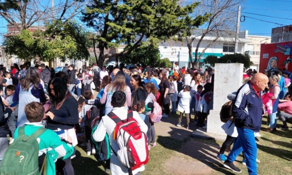 Se incendió una escuela y tuvieron que evacuar a los alumnos