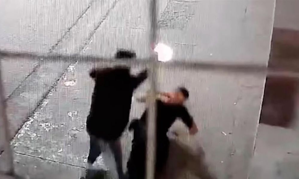 Momento del asesinato del policía