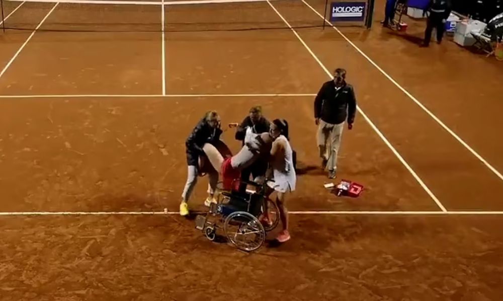 Francesca Jones se desmaya en pleno partido