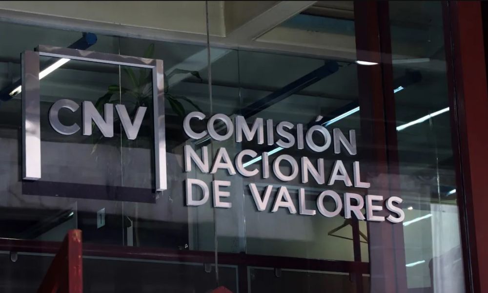 Adolescentes podrán invertir en bonos y acciones