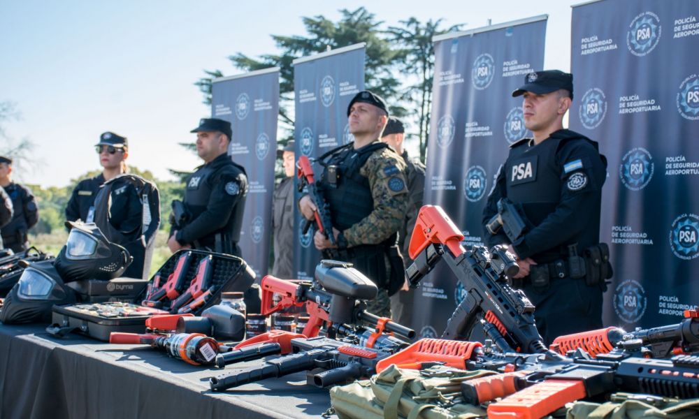 Byrna, el arma no letal que incorporó Bullrich