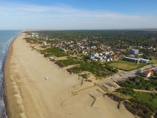 La Costa alerta: Eliminar los feriados puente golpea al turismo interno