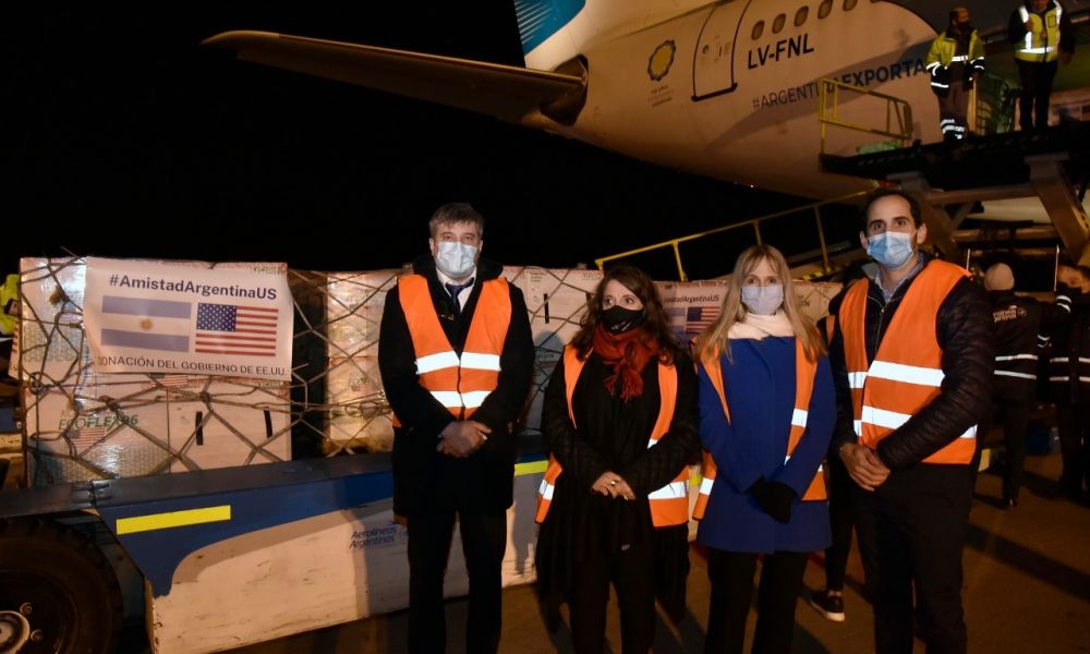 Llegaron al país 3,5 millones de vacunas de Moderna