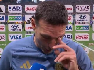 Scaloni se emocionó hasta las lágrimas: «Este equipo nunca deja sola a su gente»