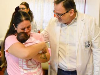 Milagro en el Garrahan: Primera cirugía fetal en hospital público y nacimiento exitoso