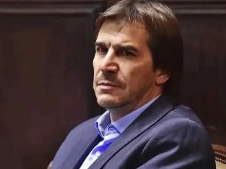 Avanza la causa AFA: Allanan la casa de Javier Faroni y le prohíben salir del país