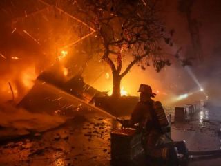 Tragedia en Los �ngeles: Los incendios forestales dejan 24 muertos y miles de evacuados
