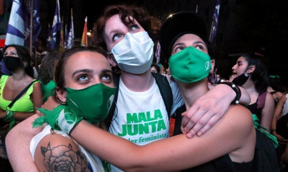 Argentina aprueba el aborto legal y gratuito