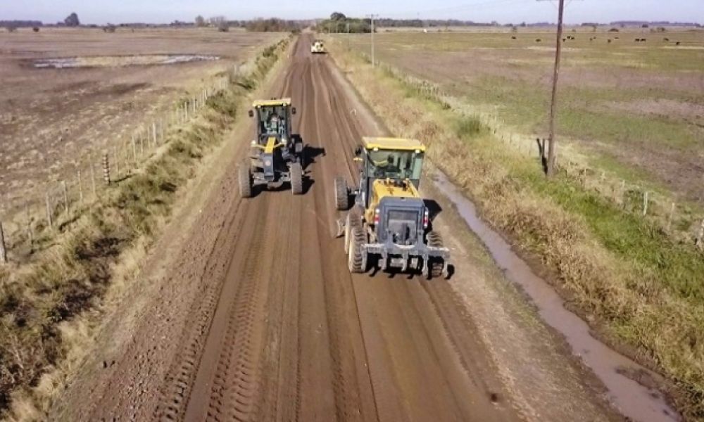 Mejoras en caminos rurales de Pergamino