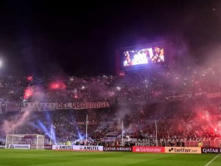 A finales de septiembre vuelve el pblico a los estadios de ftbol