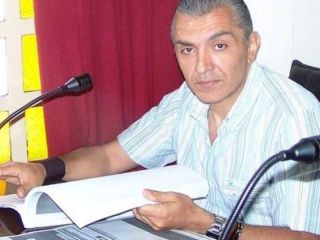 Todos los polticos buscan el sobre de la droga