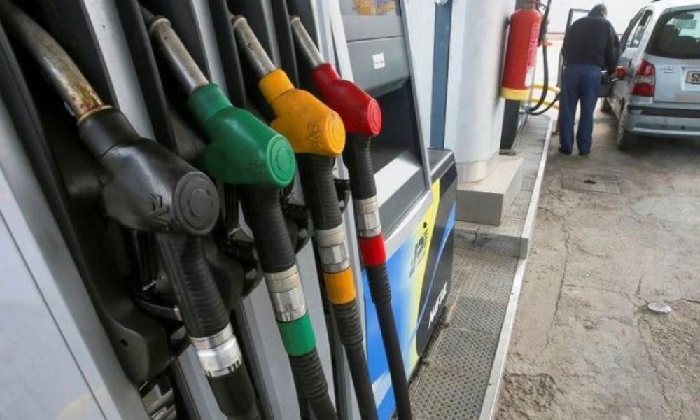 Amenazan con dejar de vender combustibles con tarjetas