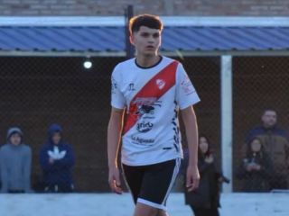 Conmoción en el fútbol: Murió un joven de 18 años tras recibir un duro golpe en un partido