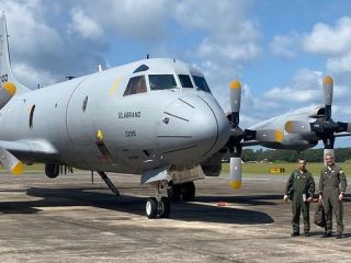 La Armada Argentina incorpora moderna aeronave P-3 Orion para reforzar su capacidad de exploracin martima