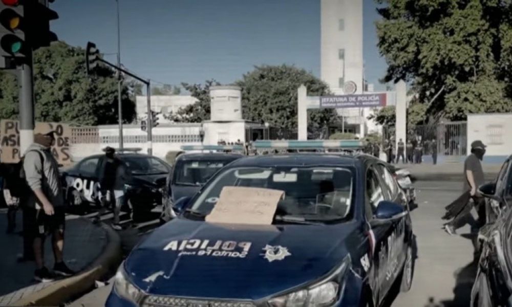 Protesta policial y diálogo contrarreloj