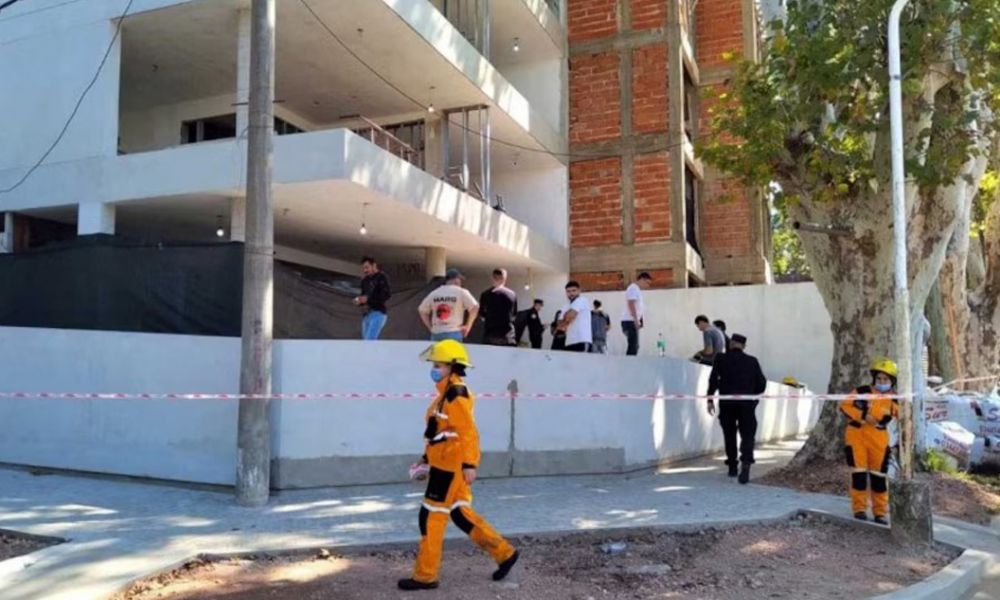 Hallan un cuerpo oculto dentro de una pared