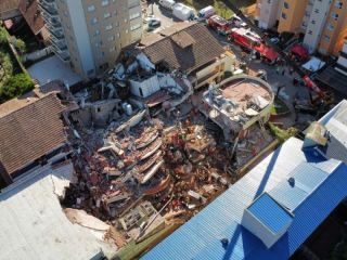 Segundo hallazgo fatal tras el derrumbe en Villa Gesell: sigue la bsqueda de desaparecidos