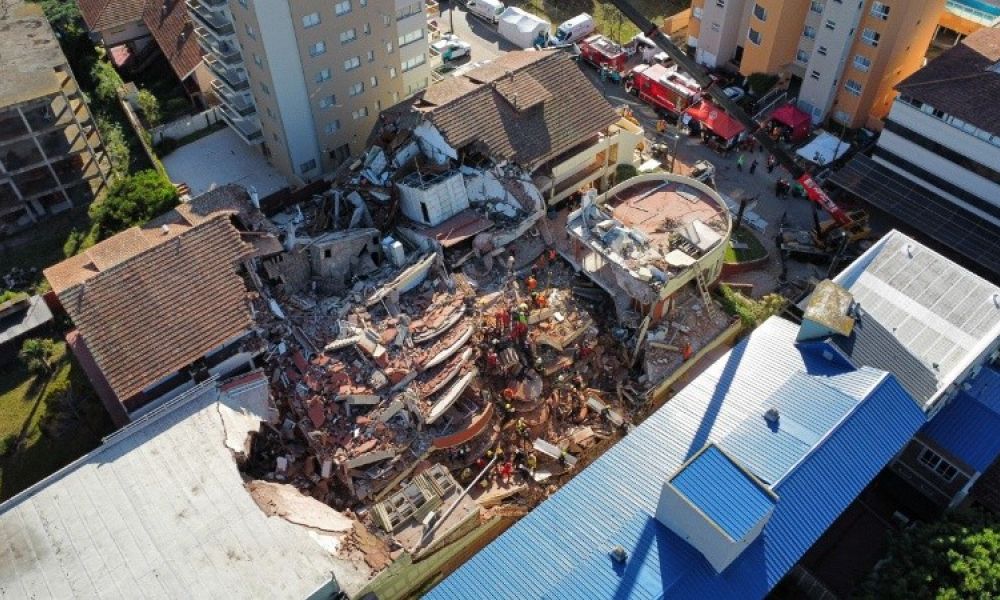 Segundo hallazgo fatal tras el derrumbe en Villa Gesell