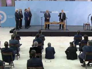 Alberto Fernndez tom la jura a los nuevos ministros y convoc a la militancia